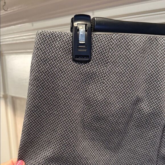 Chico's Black and Gray Dress Pants Elastic Waist size 8 - Picture 5 of 6